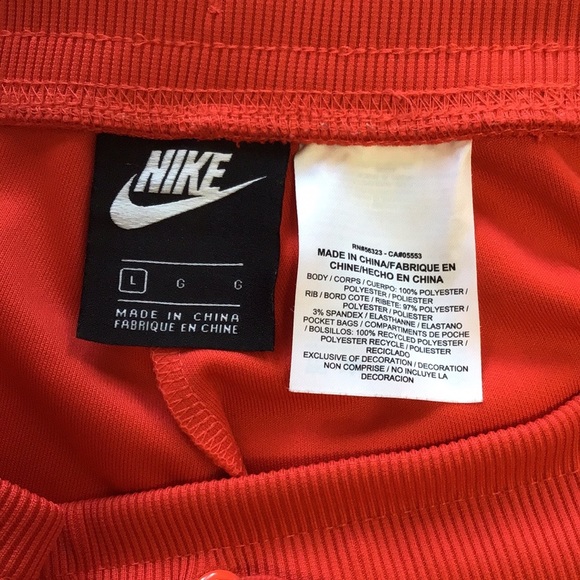 SOLD!! 😁 Nike ultra femme tropical theme track pants! Size Large - Picture 11 of 14